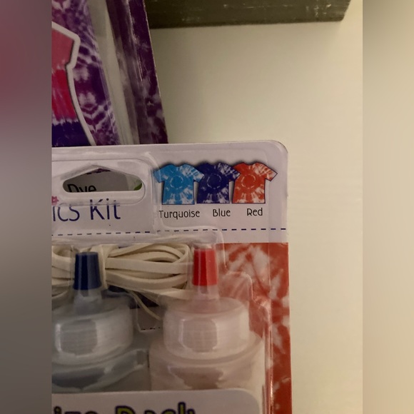 2 Create Basics Tie Dye, 18 Piece Trial Sets 3 Colors in Bottles SEALED PACKAGE - Picture 2 of 6